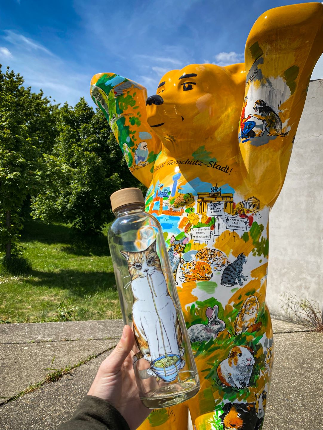 700ml Trinkflasche aus Glas mit niedlichem Katzenmotiv – mit jeder Flasche Spende an das Berliner Tierheim