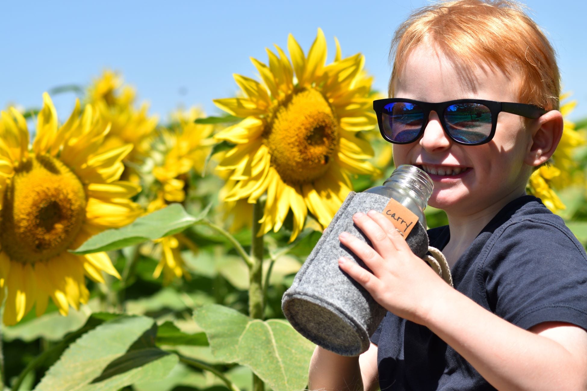 Kleine 400 ml Glastrinkflasche mit Schutzhülle – ideal für gesundes Wassertrinken von Kindern unterwegs