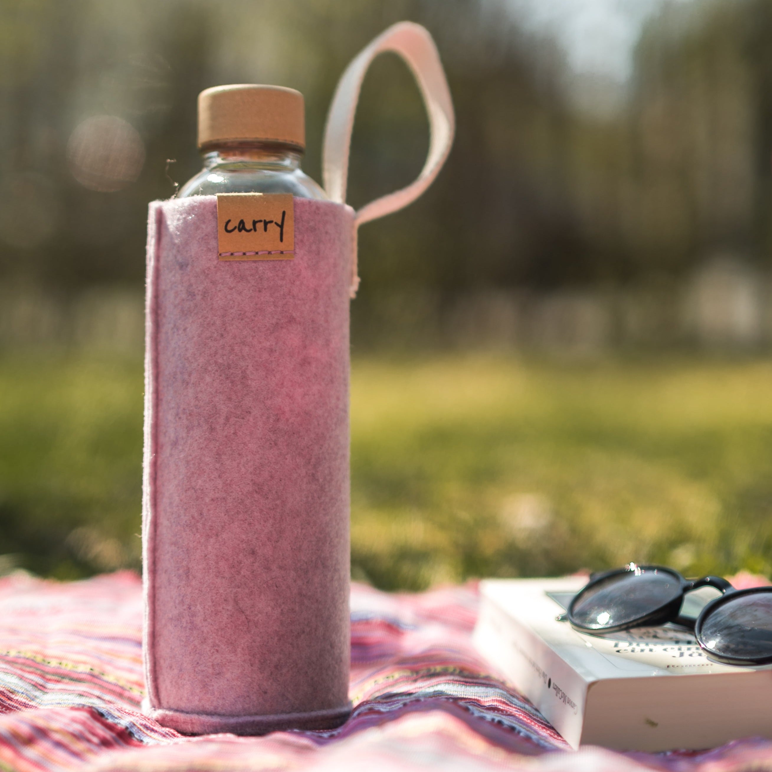 CARRY Schutzhülle für Glasflaschen für unterwegs, outdoor und zum Sport