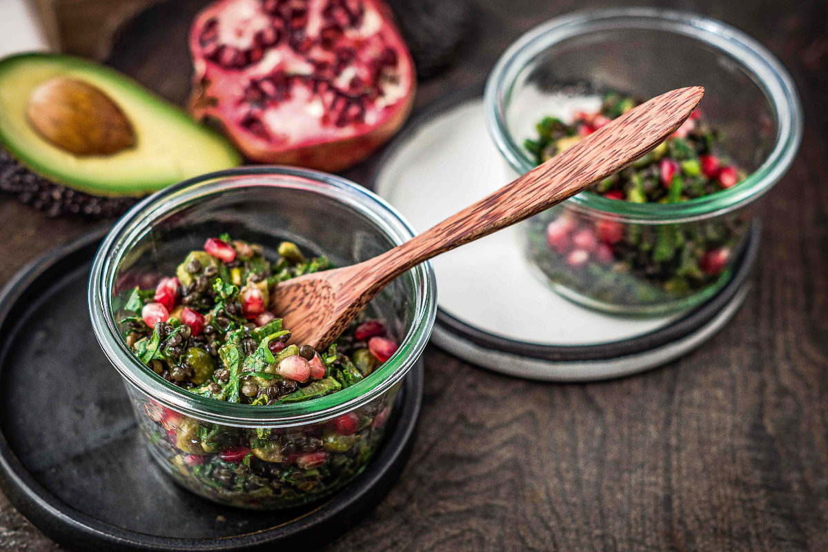 Berglinsensalat mit Greens und Kürbiskernen