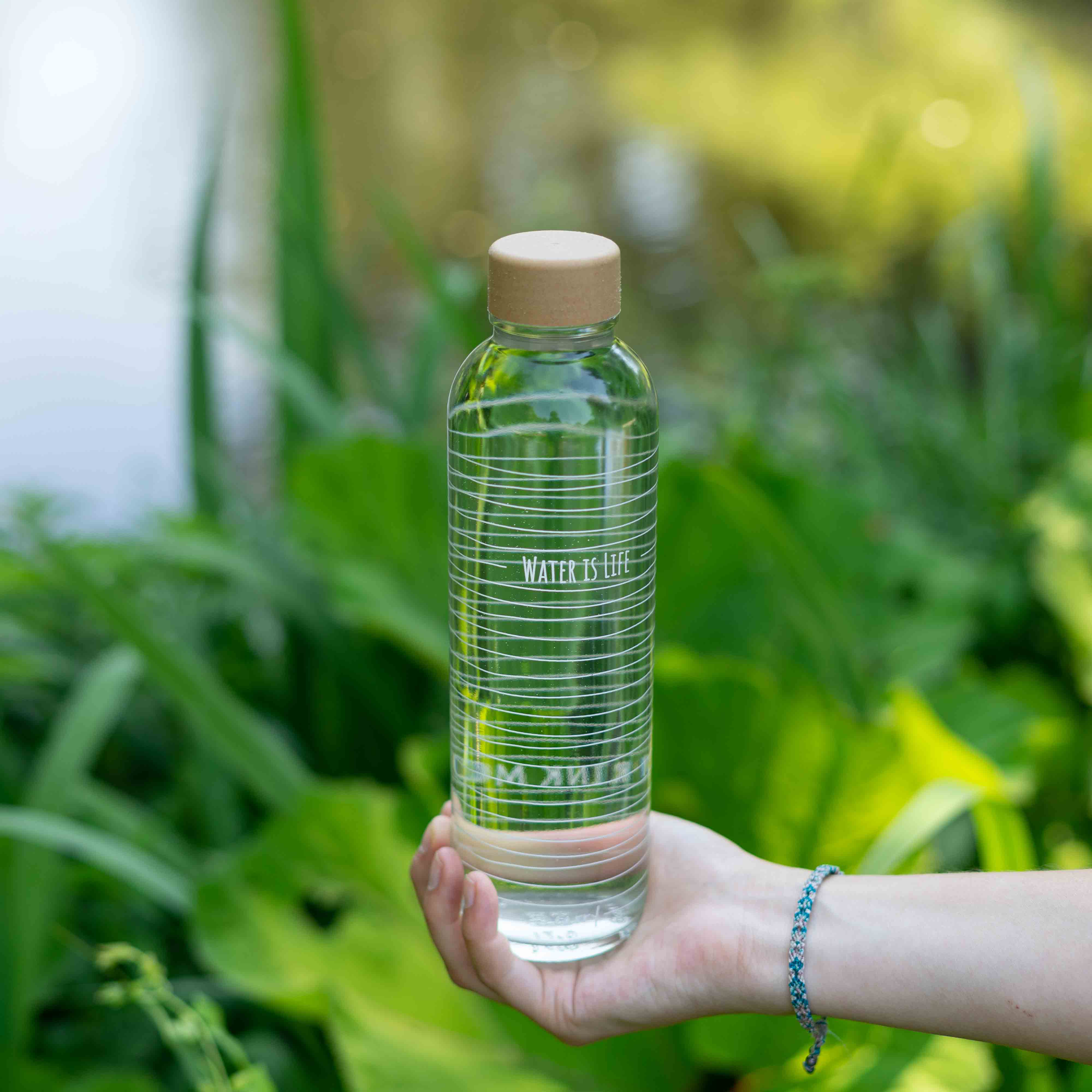 WATER IS LIFE 0.7 L glass bottle