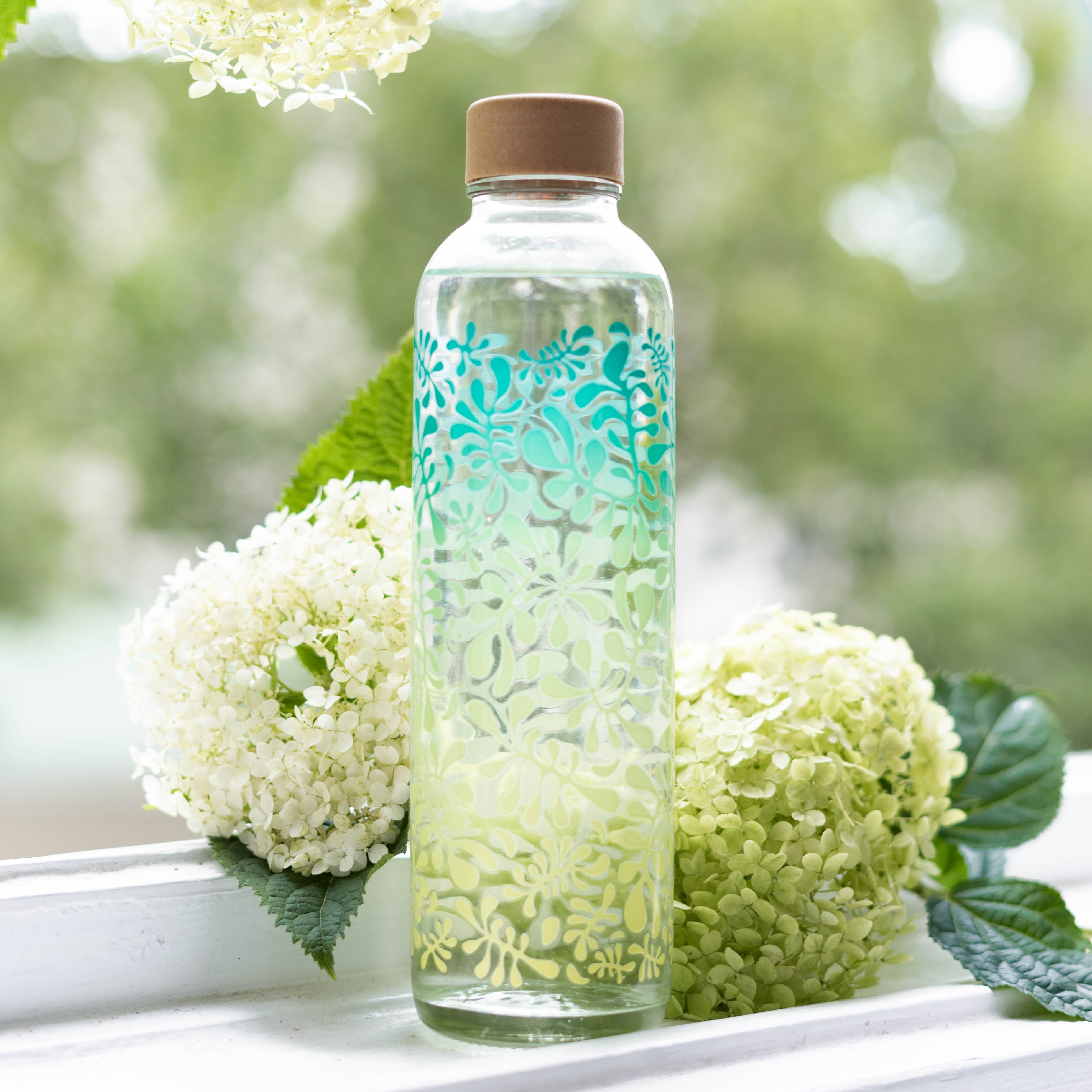 Sea Forest Trinkflasche aus Glas 0,7L in buntem Unterwasser-Design für unterwegs und Zuhause